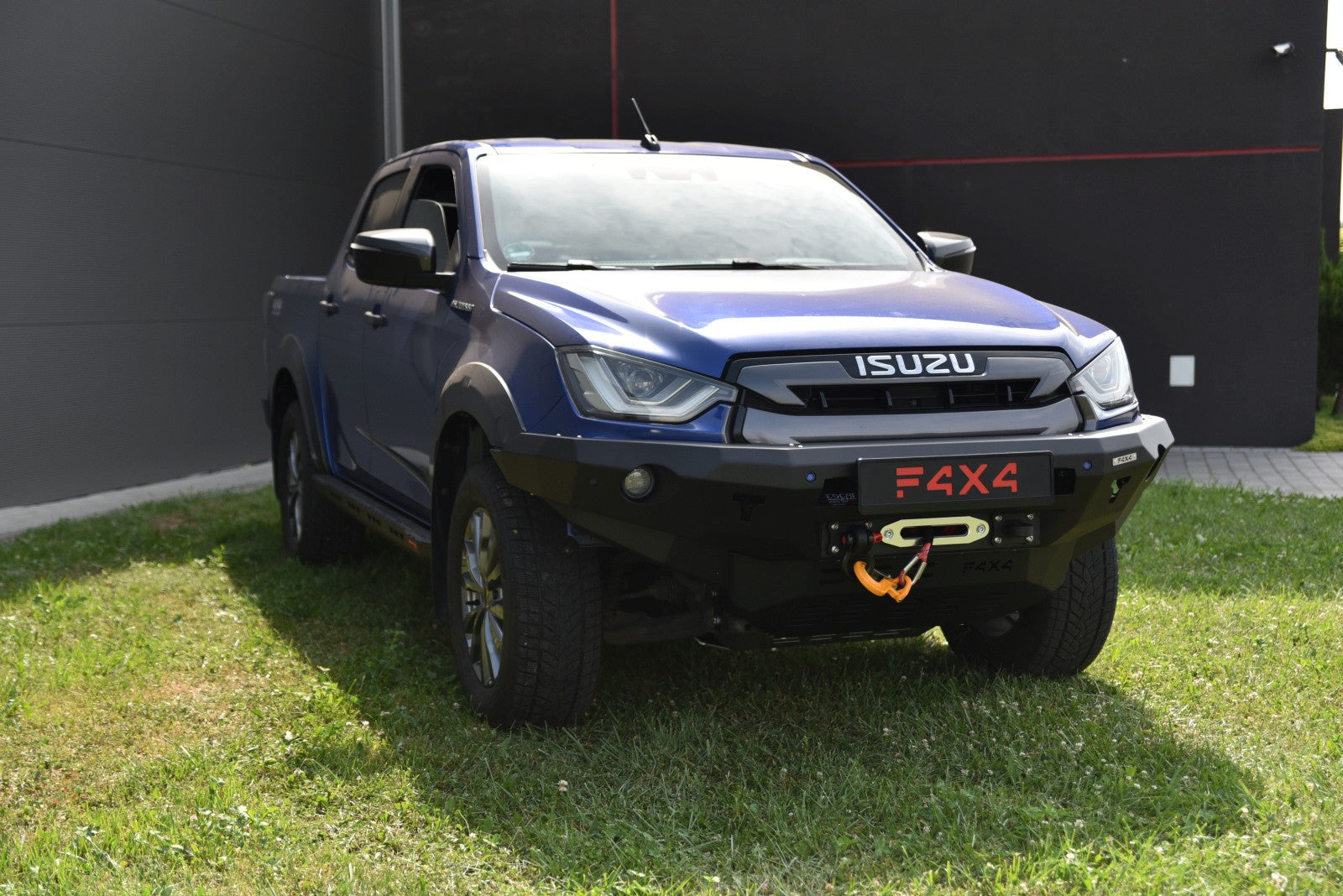 Standard front bumper Isuzu D-MAX 2020-2024