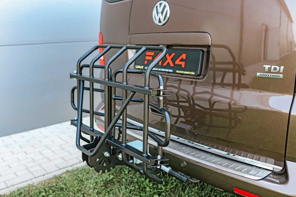 Cargo basket for tow hitch