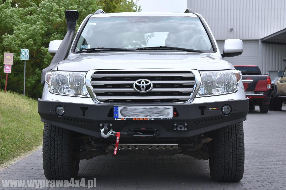 10TH front bumper Toyota LCJ200 2007-2015