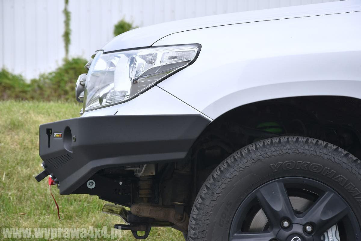 10TH front bumper Toyota LCJ200 2007-2015