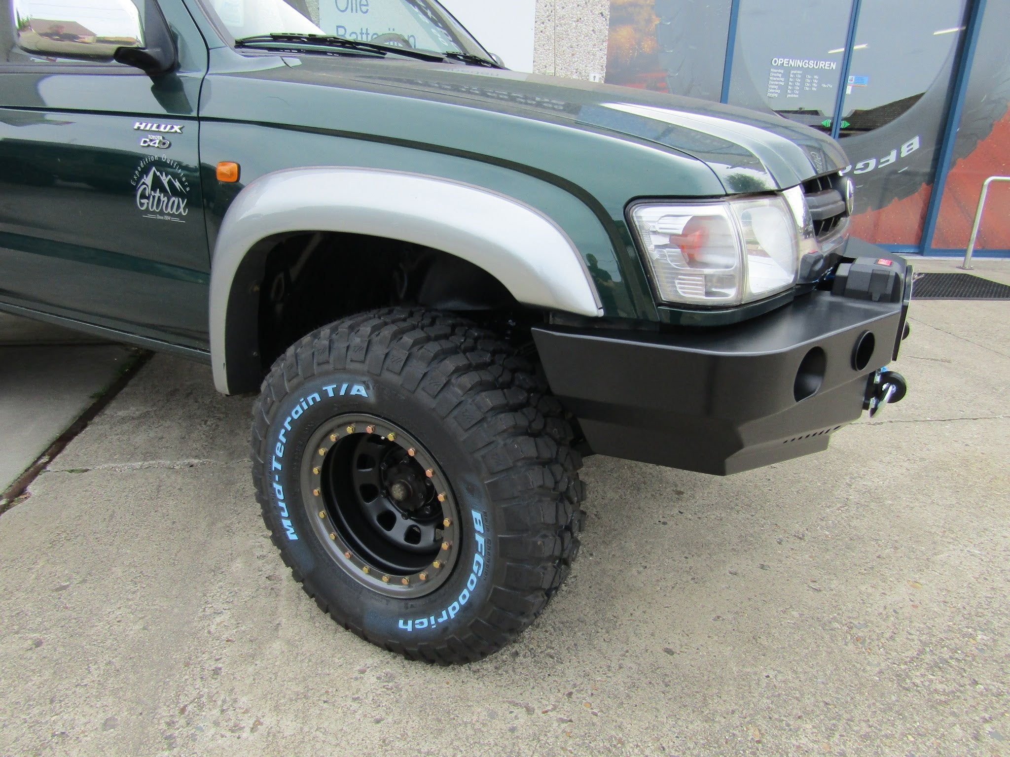 Front bumper Toyota Hilux 98-05