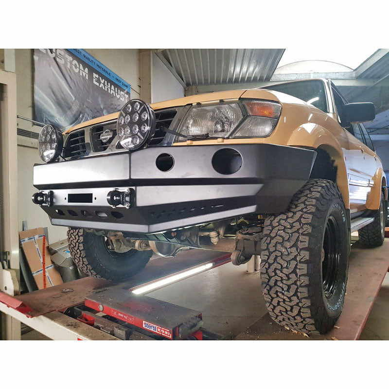 Front bumper Nissan Y61