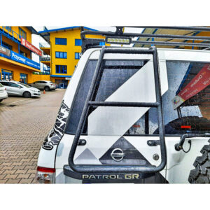 Short ladder Nissan Y61