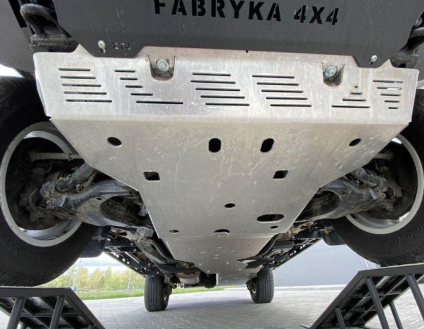 Engine skid plate Toyota LCJ150 2017-