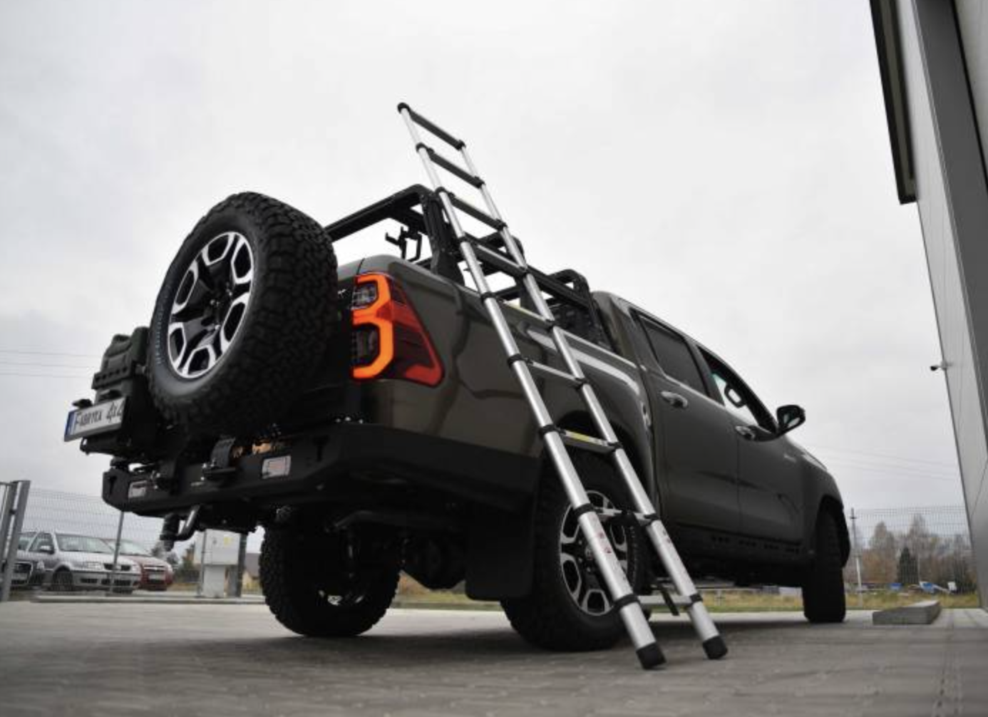 Ladder holder + 2.6 m telescopic ladder for bed rack Toyota Hilux Revo 2020-