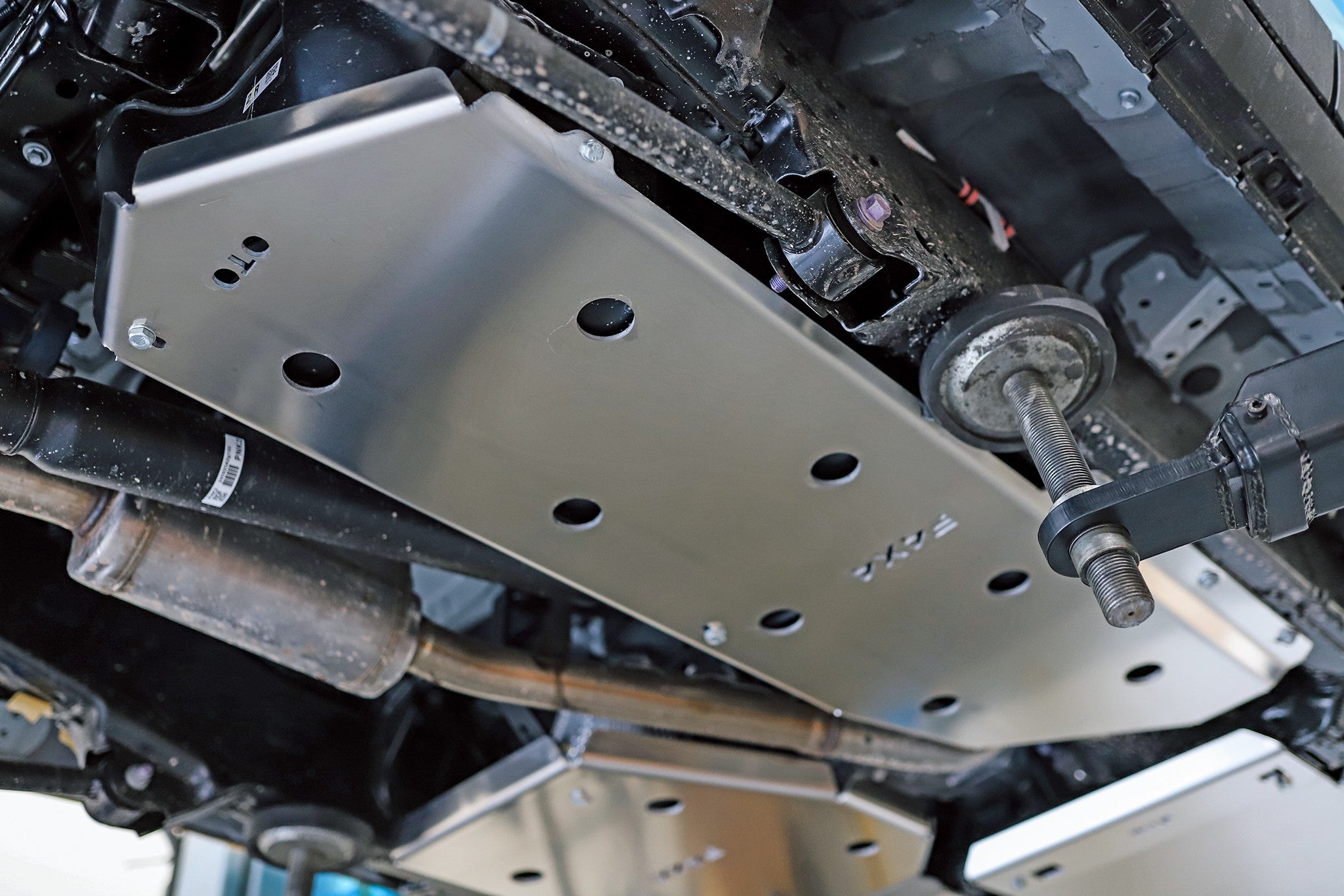 Fuel tank skid plate Toyota LCJ250 2024-