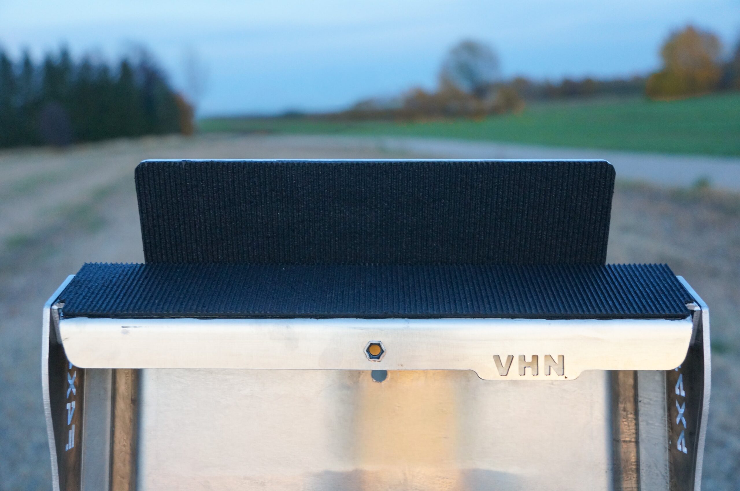 Universal hunting platform for pickup