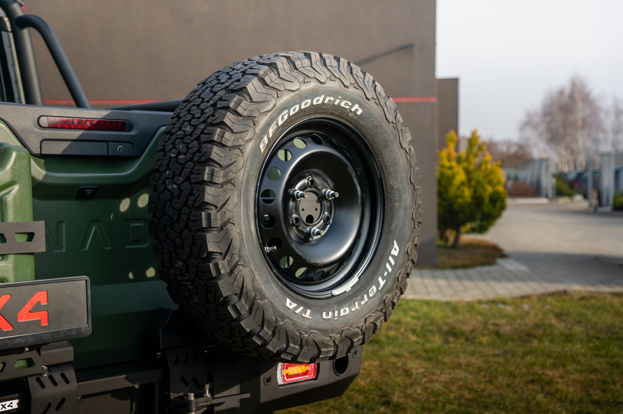 Wheel carrier for modular arm Ineos Grenadier Quartermaster 3.0B 2023-