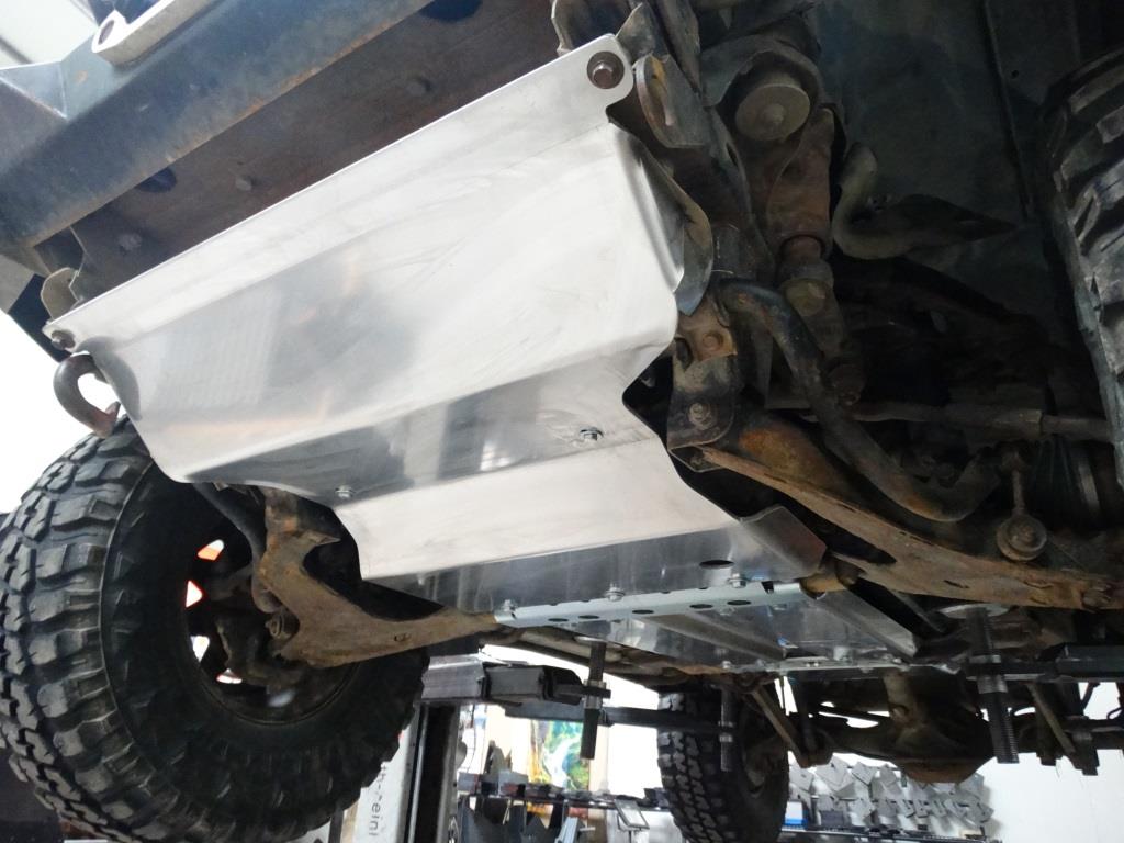 Engine skid plate 3.0 petrol manual for F4X4 bumper Mitsubishi Pajero II 91-99