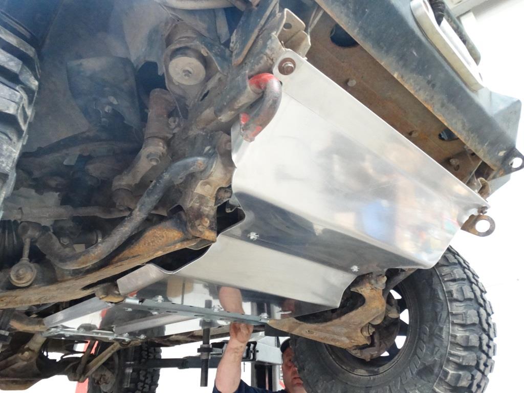 Engine skid plate 3.0 petrol manual for F4X4 bumper Mitsubishi Pajero II 91-99